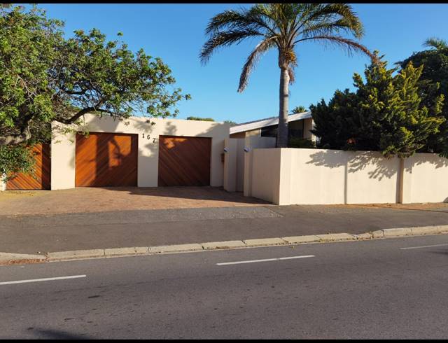 3 BEDROOM FREESTANDING TO LET IN STRAND CENTRAL
